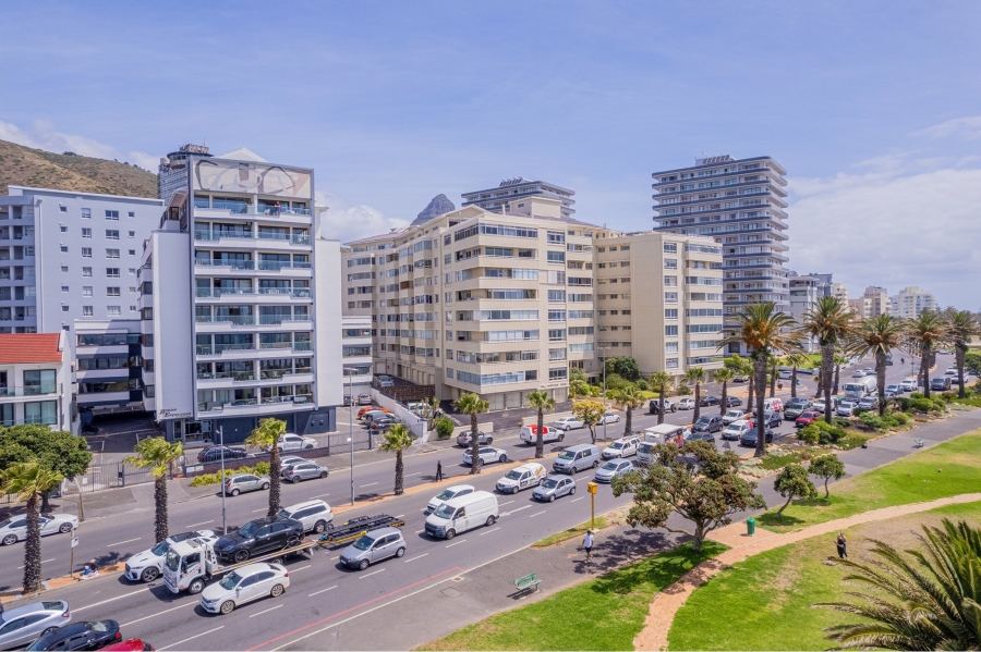 2 Bedroom Property for Sale in Sea Point Western Cape